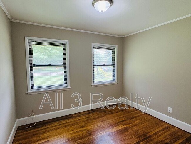 Building Photo - 957 Parkwood Ct