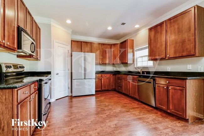 Building Photo - 619 English Oak Cir