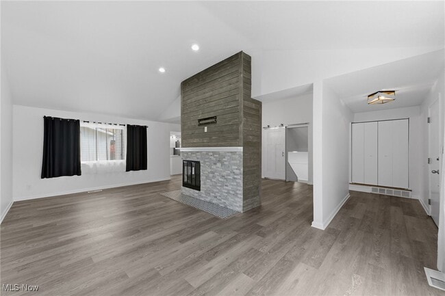 Building Photo - 6677 Crenshaw Dr