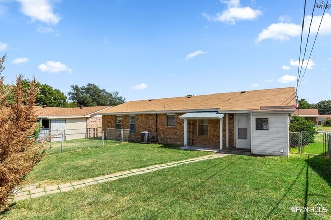 Building Photo - 212 Dirks Dr