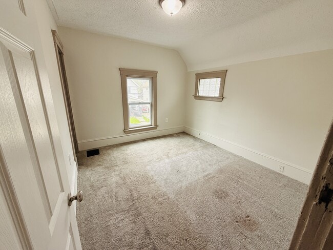 Building Photo - 2115 W 105th St