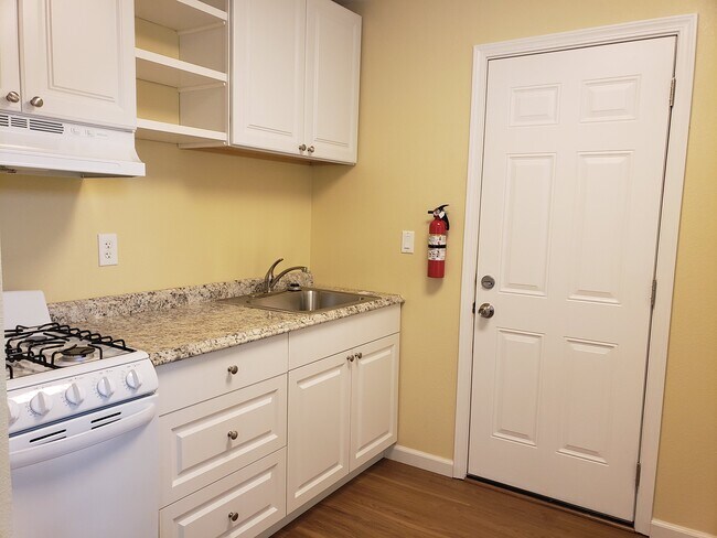 Building Photo - 3025 Myers St