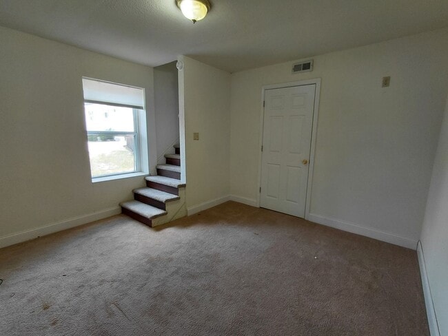 Building Photo - Home in Rolla