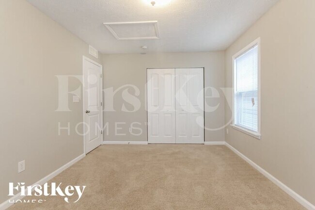 Building Photo - 5776 Bluff View Ln