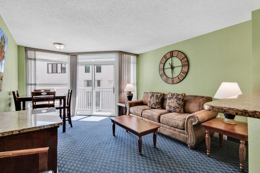 Primary Photo - 2506 N Ocean Blvd