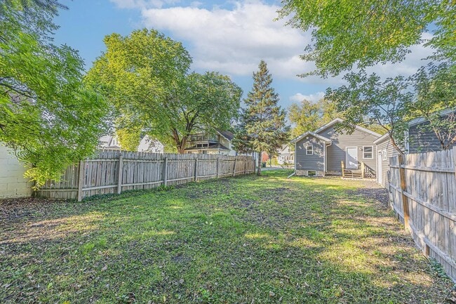 Building Photo - South University Drive