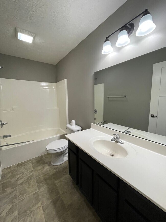 Building Photo - Two Bedroom Single Family Home