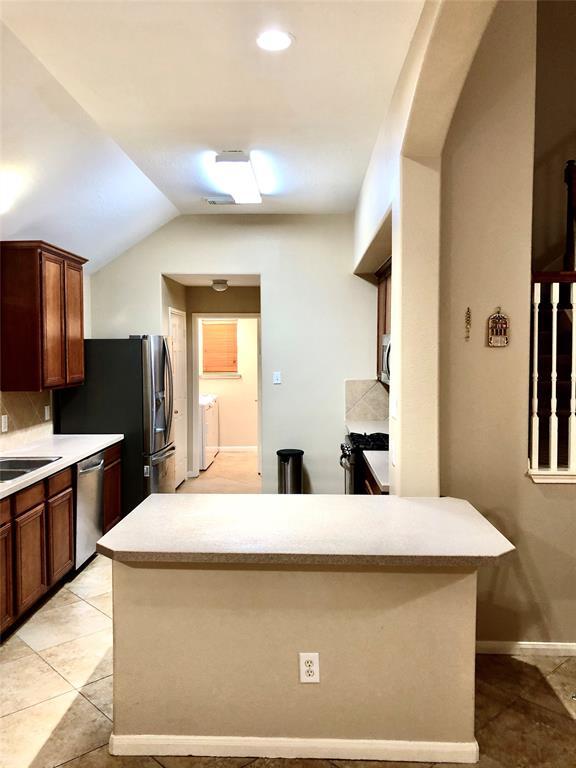 Building Photo - 5402 Silver Oak Dr