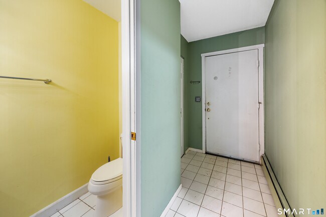 Building Photo - 5 Staunton Ct