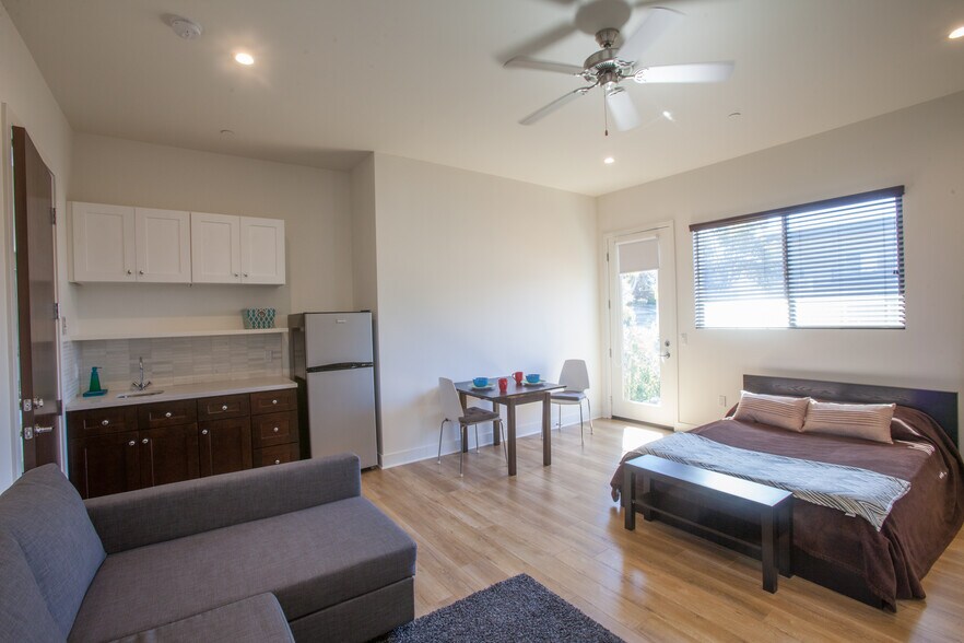 Building Photo - 11966 Wagner St