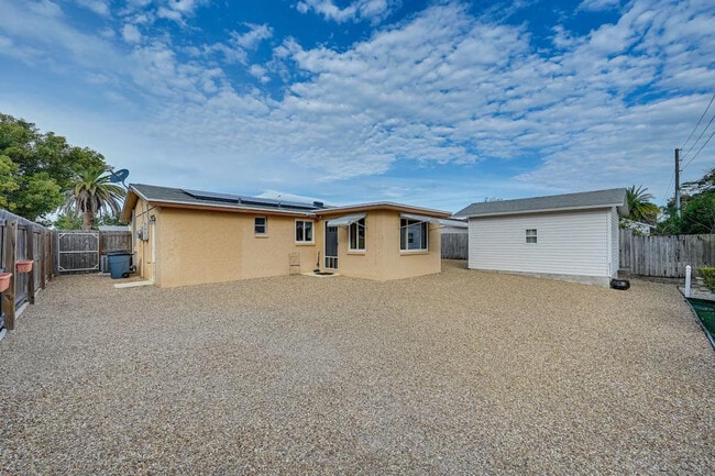 Building Photo - 7536 Topay Ln