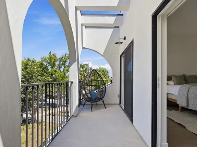 Building Photo - 3926 S Ridgeley Dr