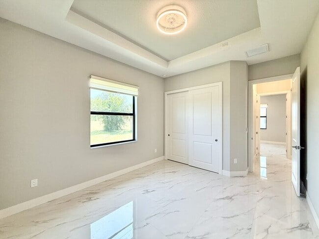 Building Photo - 20 Coxswain Dr