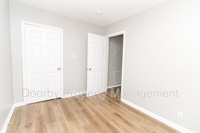Building Photo - 103 Farris St NE