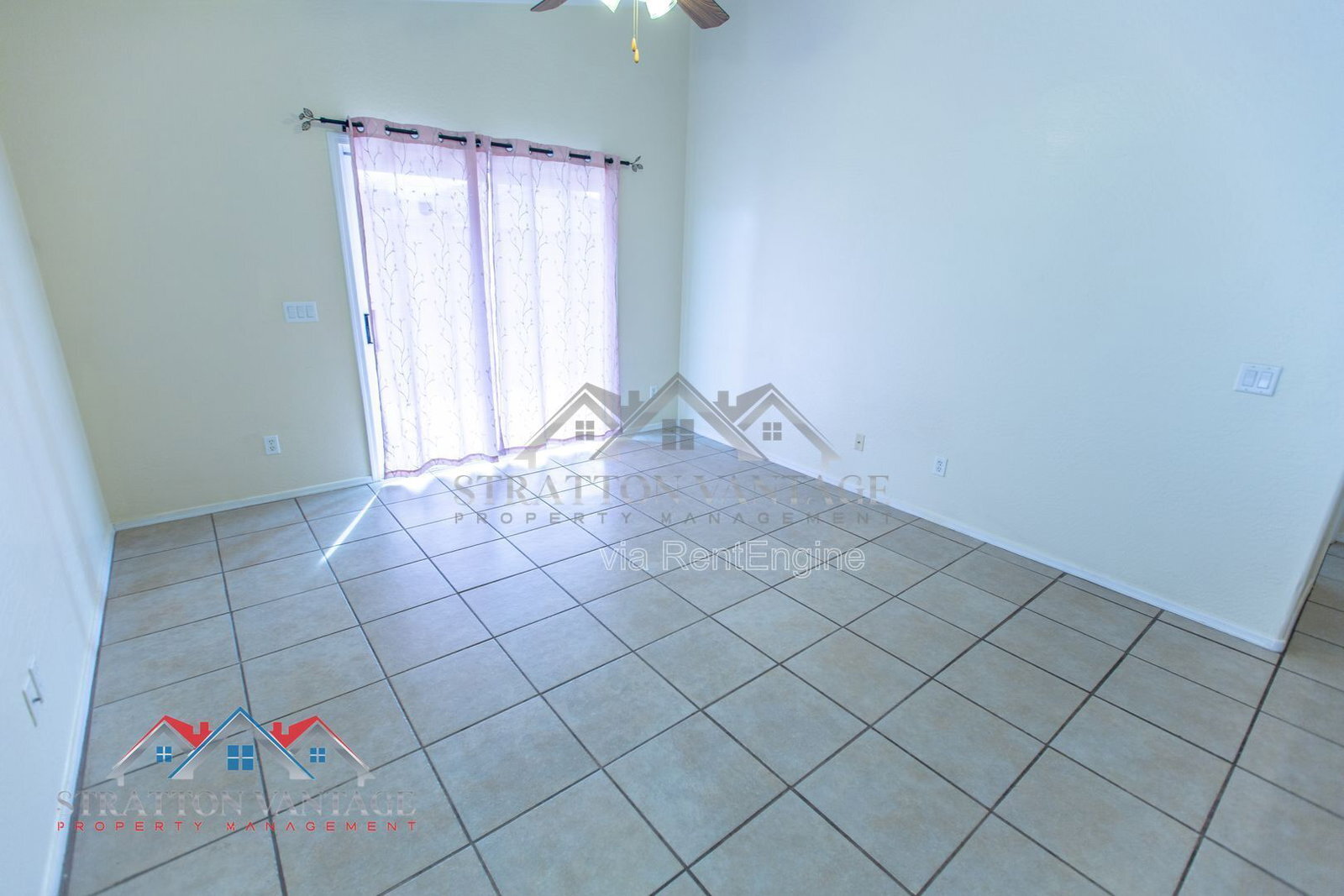 Building Photo - 11801 W Paradise Dr