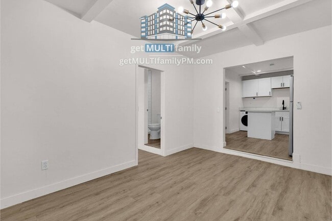 Building Photo - 325 N 17th Dr