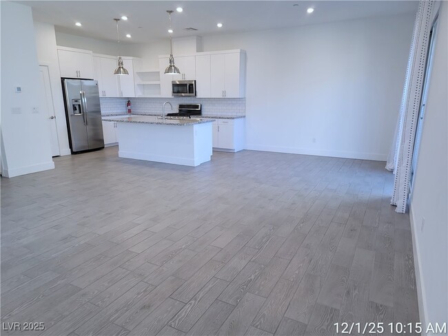 Building Photo - 3210 Centano Ave