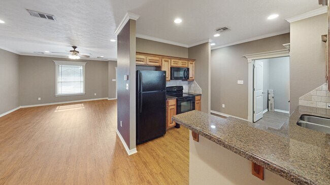 Building Photo - 2830 Horseback Dr