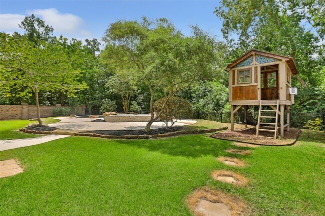 Building Photo - 14115 Norhill Pointe Dr
