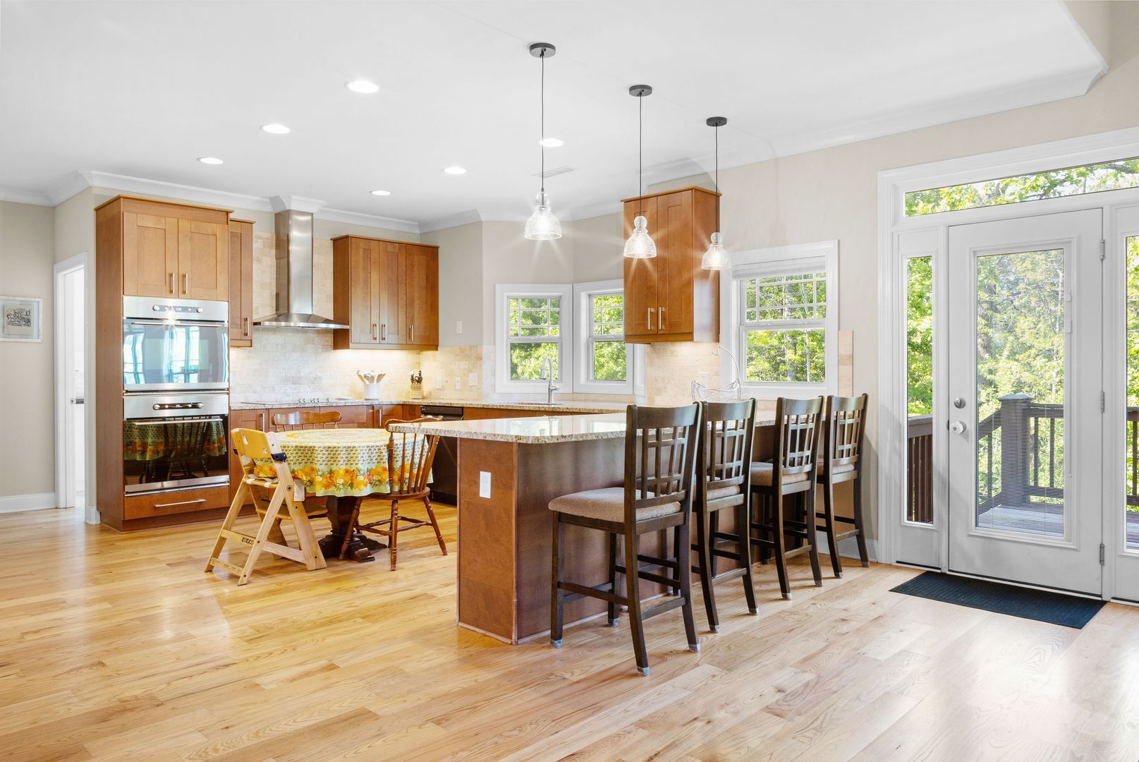 Building Photo - Spacious Home in Solamere Subdivision