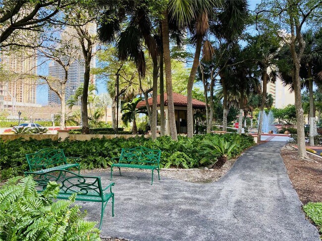 Building Photo - 210 174th St