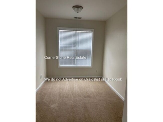 Building Photo - 50 Breezewood Dr