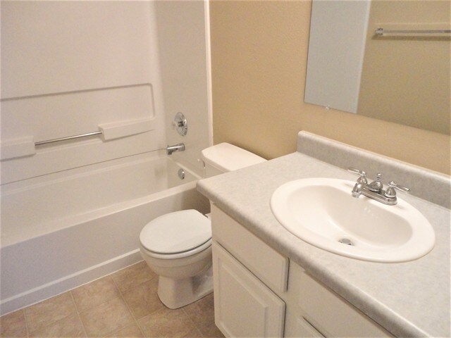 Building Photo - 9684 Thomas Ln