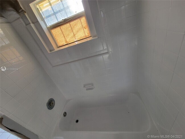 Building Photo - 2118 N 19th Ave