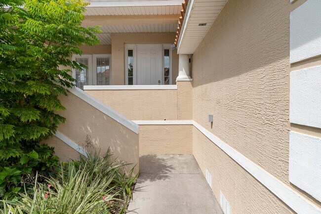 Building Photo - 4810 S Amstel Dr