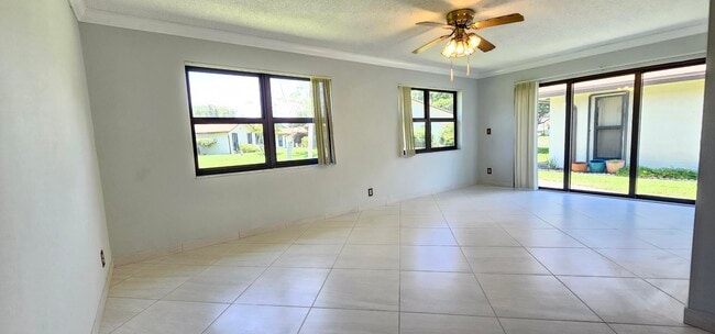 Building Photo - 3298 Shadow Wood Dr