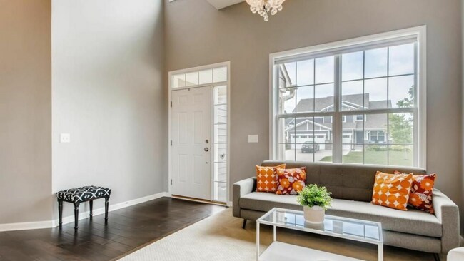Building Photo - Perfect 5 bedroom count Home in Plymouth
