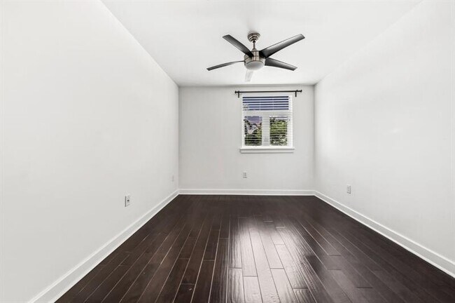 Building Photo - 61 Isle of Venice Dr