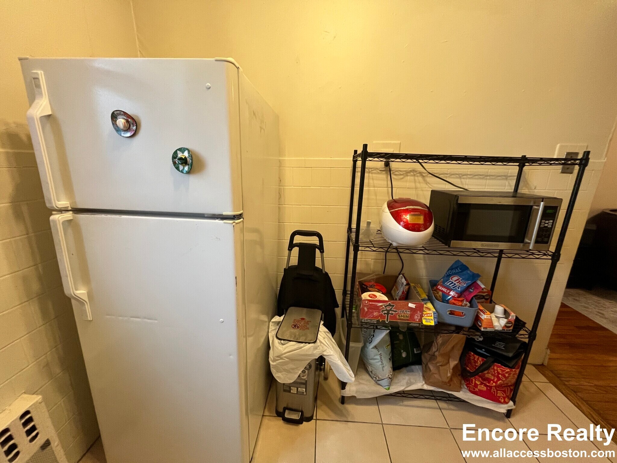 Building Photo - 126 Warren St