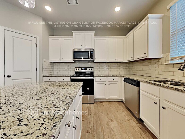 Building Photo - 26 Lantana Crossing