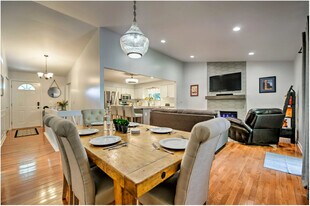 Building Photo - 1385 Northbrook Dr