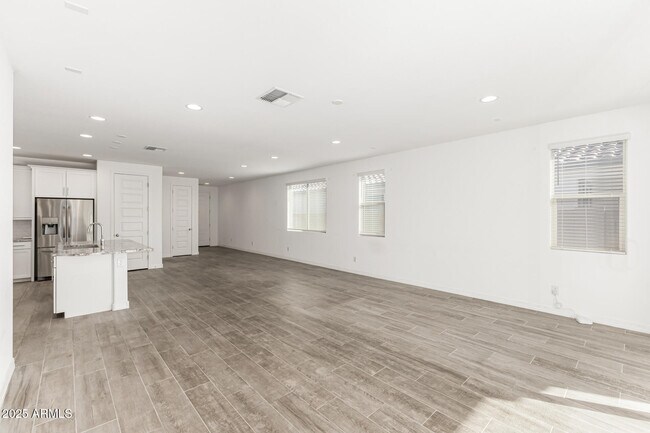 Building Photo - 1229 E Maldonado Dr