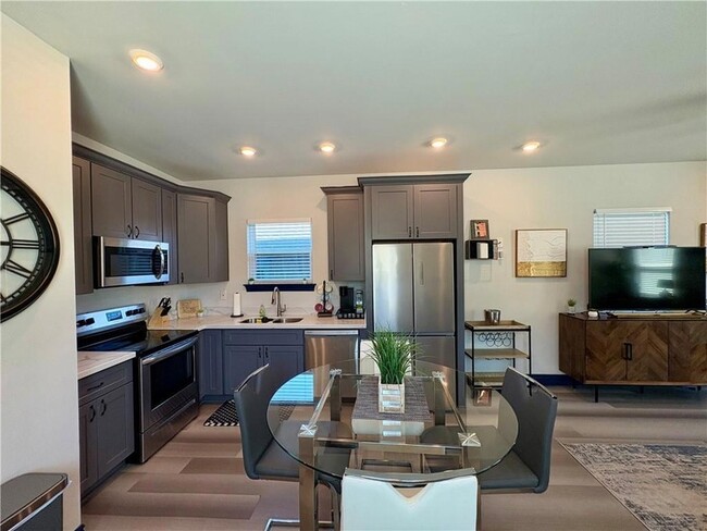 Building Photo - 431 Leboeuf St