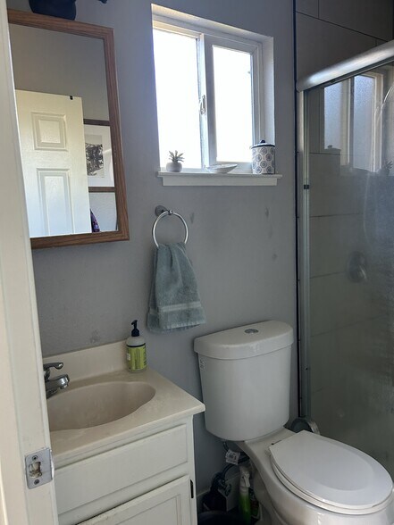 bathroom - 17709 Sunset Way