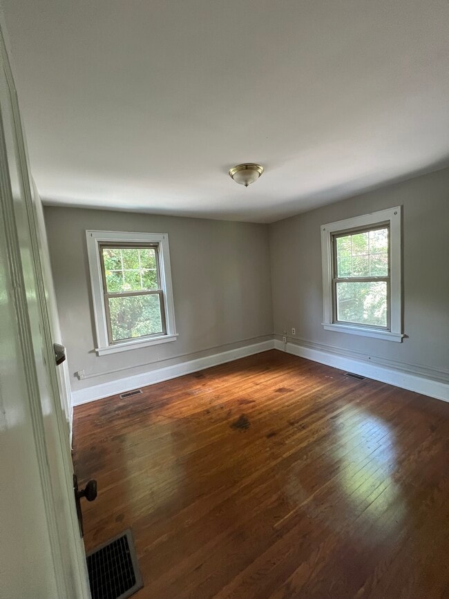 Building Photo - 4038 Clifton Ave