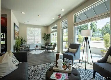 Building Photo - 226 E Lockwood Ave