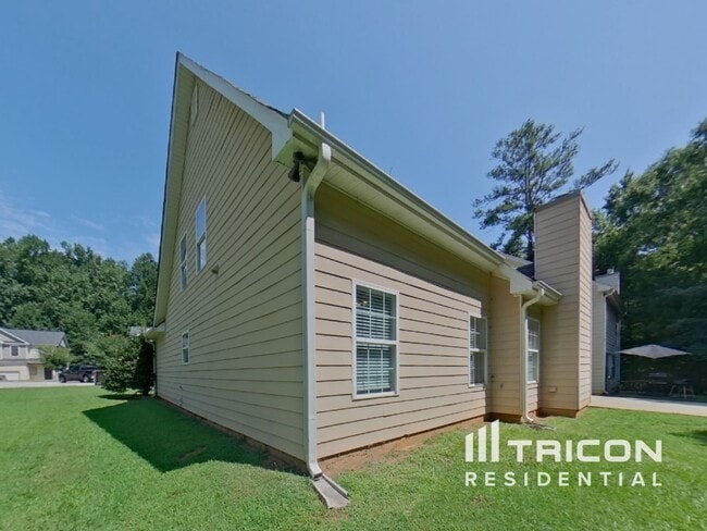 Building Photo - 350 Valley View Dr
