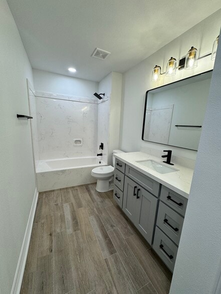 Building Photo - 540 S 28th St