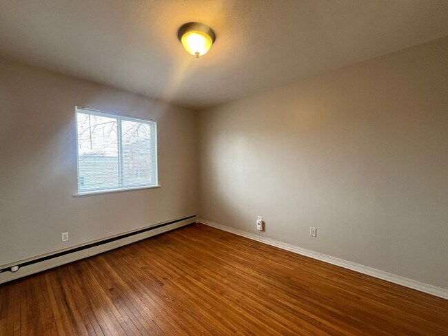Building Photo - Fantastic 1 BR/1 BA Apartment in the Whitt...