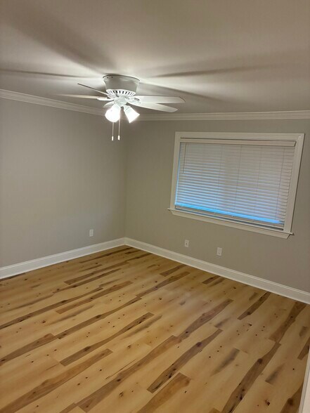 Building Photo - 753 Ashdale Dr