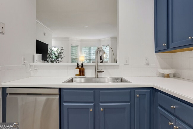 Building Photo - 375 Highland Ave NE