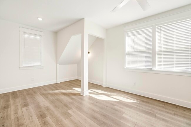 Building Photo - 4056 Biltmore Ave