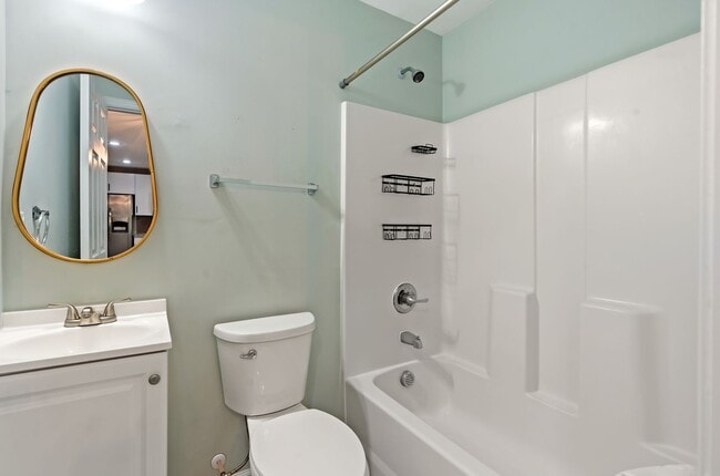 Building Photo - Nature Lovers 3 Bed 2 Bath Chapel Hill Ranch Available early August