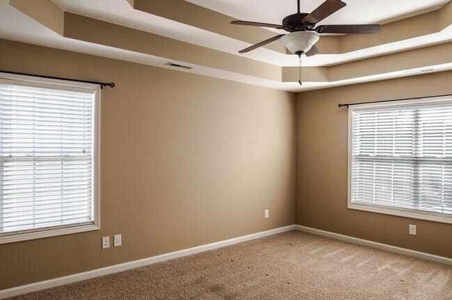 Building Photo - Pet Friendly Three Bedroom with Bonus!