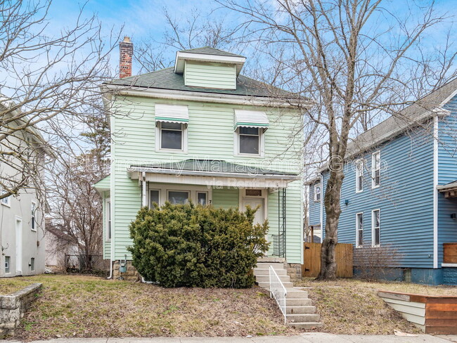 Building Photo - 730 Siebert St