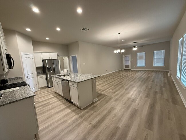 Building Photo - Spacious 4BR, 2BA Home in coveted Cambre Oaks Subdv - Gonzales